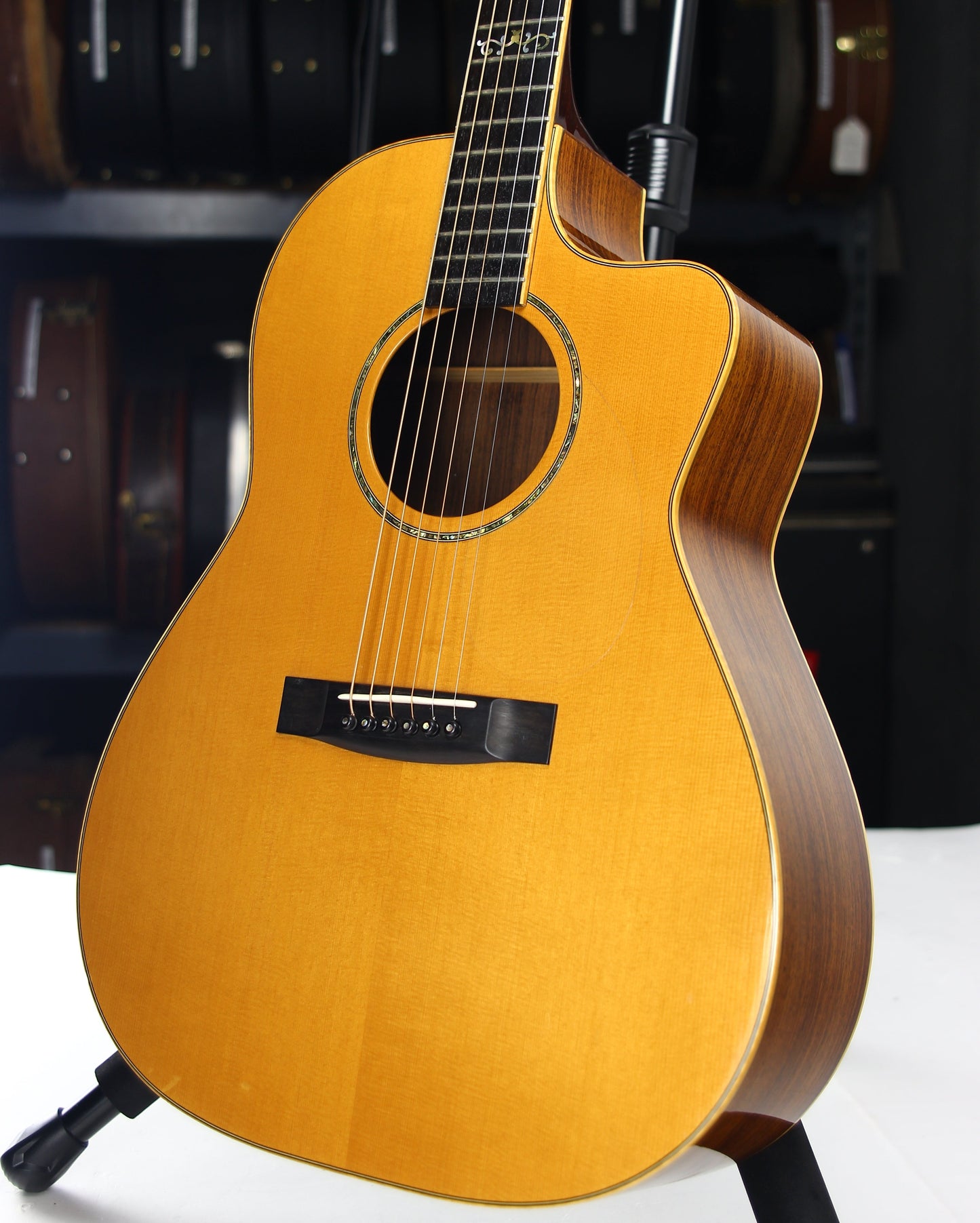 2002 Huss and Dalton CM Concert Cutaway Model - Indian Rosewood Back & Sides, Engelmann Spruce