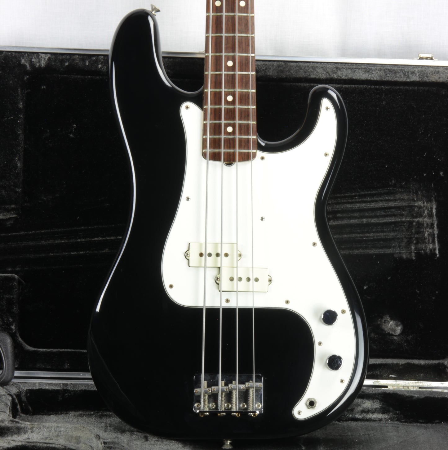 CLEAN 1979-1982 Fender Precision Bass BLACK w/ OHSC! Rosewood Board 1970's P vintage 1981