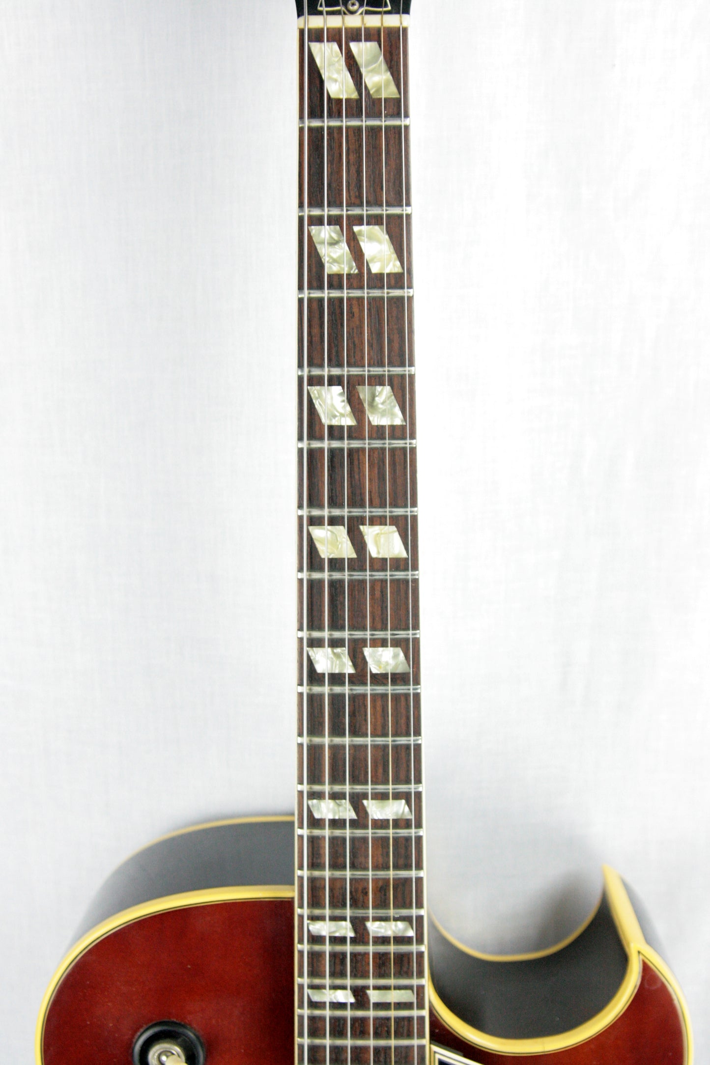 1969-1970 Gibson ES-175 Archtop Electric Guitar! Sunburst Finish, No Volute, Patent Sticker Pups!