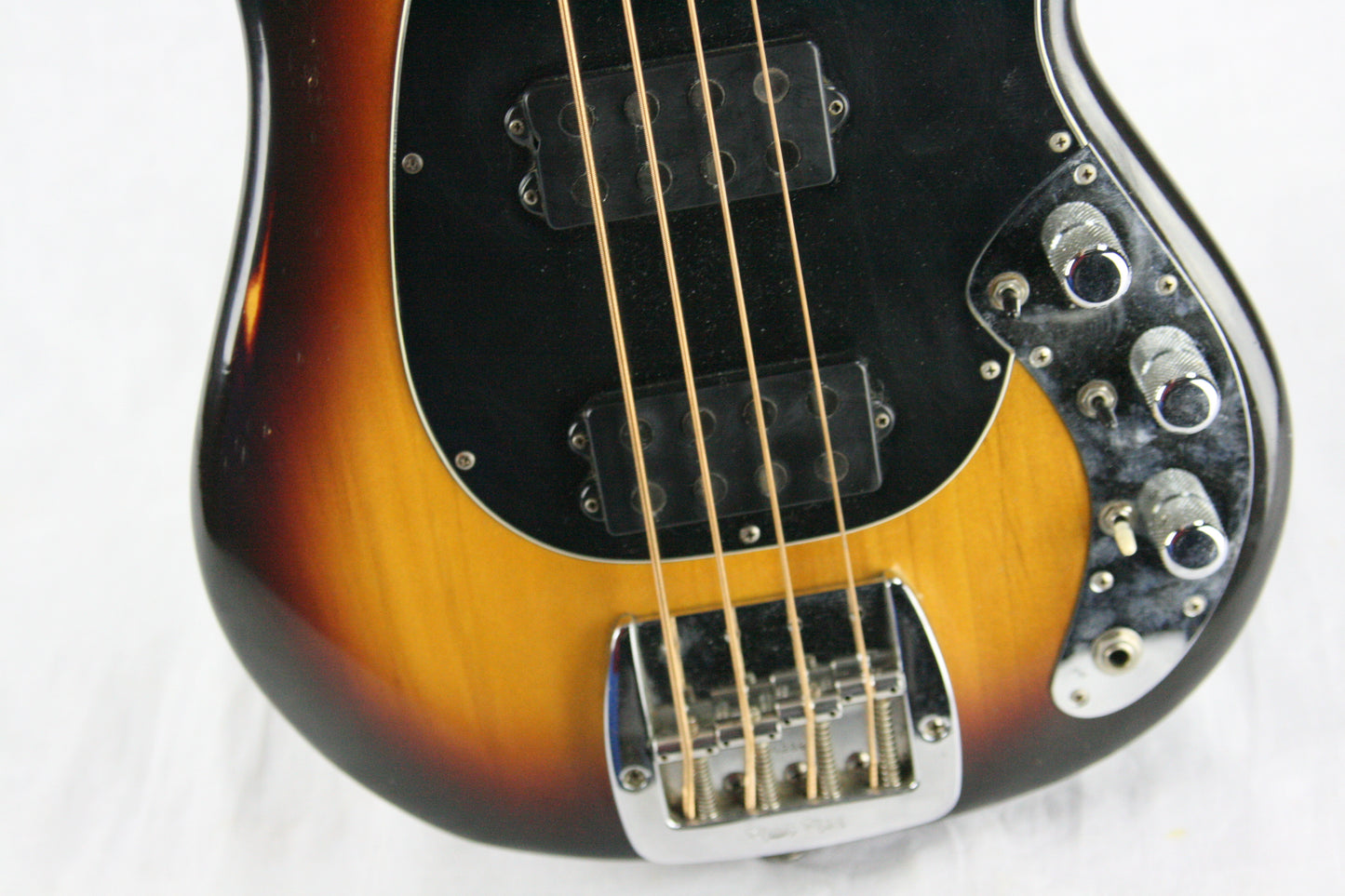 1979 MusicMan Sabre Bass Sunburst w/ OHSC! Pre-EB Ernie Ball 3-bolt, Maple Neck! Stingray