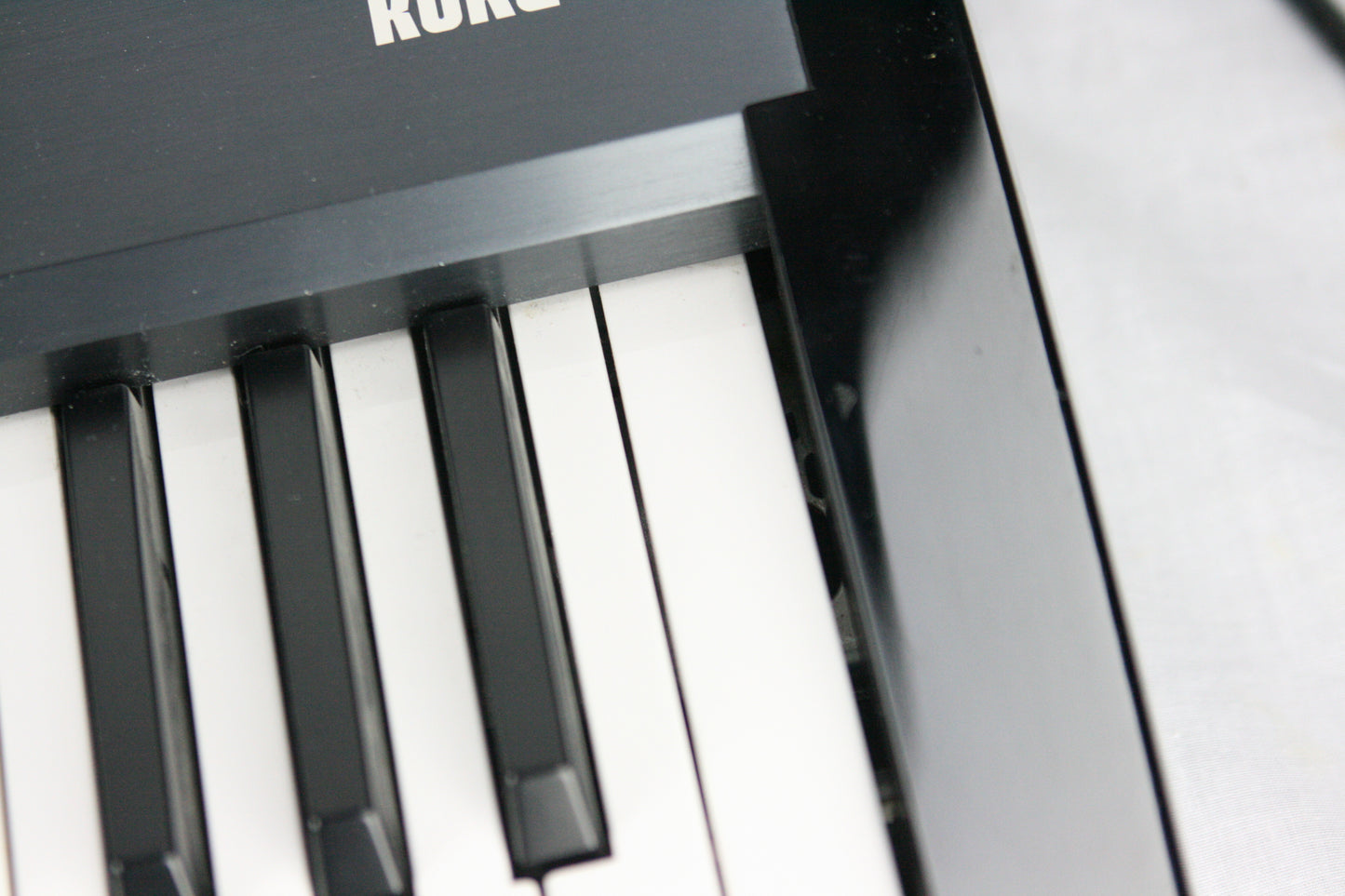 Korg Kronos-61 Keyboard Synthesizer Music Workstation 61 Key Made in Japan