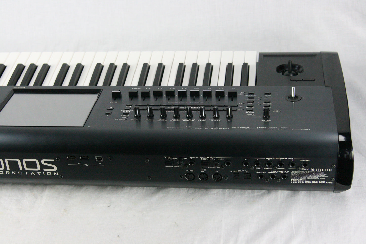 Korg Kronos-61 Keyboard Synthesizer Music Workstation 61 Key Made in Japan