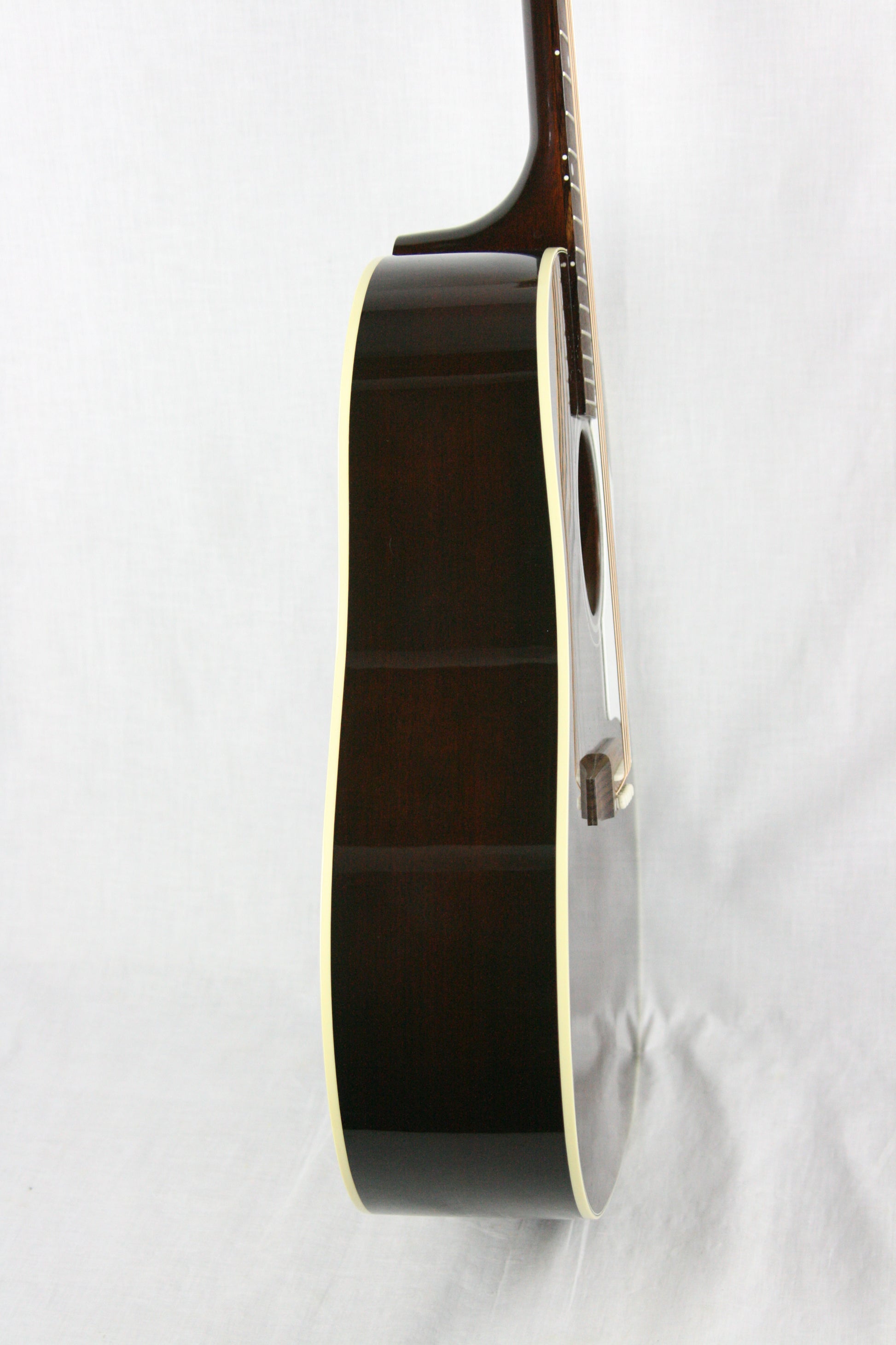 1960's Gibson Custom Shop Limited Edition J-45 BROWN Top 1960's Gibson Custom Shop Limited Edition J-45 BROWN Top
