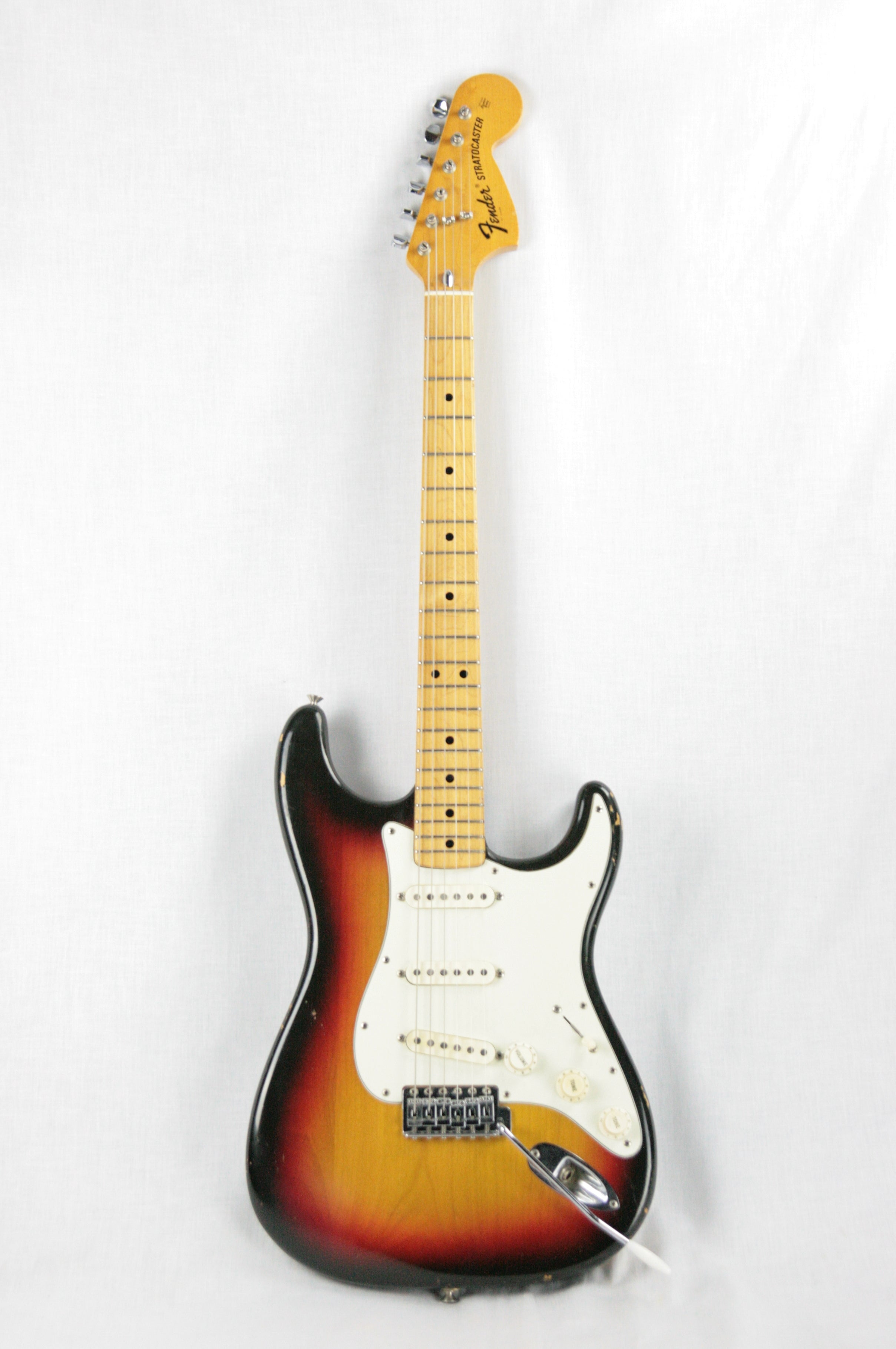 *SOLD*  1973 Fender Stratocaster SUNBURST w/ Maple Neck Strat! Staggered Pole Pups 1970's