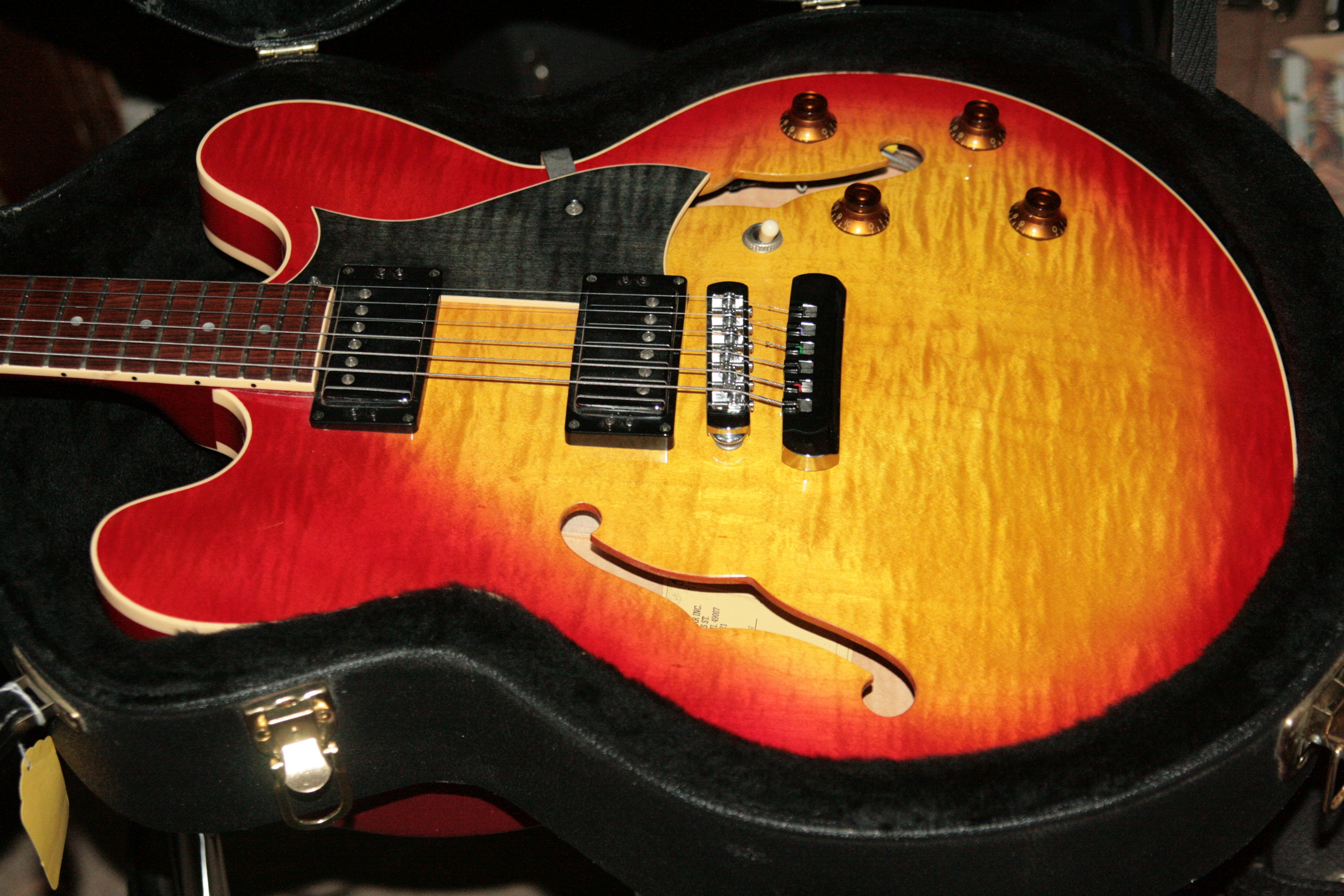 1999 Heritage H-535 Cherry Sunburst Semi-Hollowbody Guitar! Made in USA Kalamazoo Factory!
