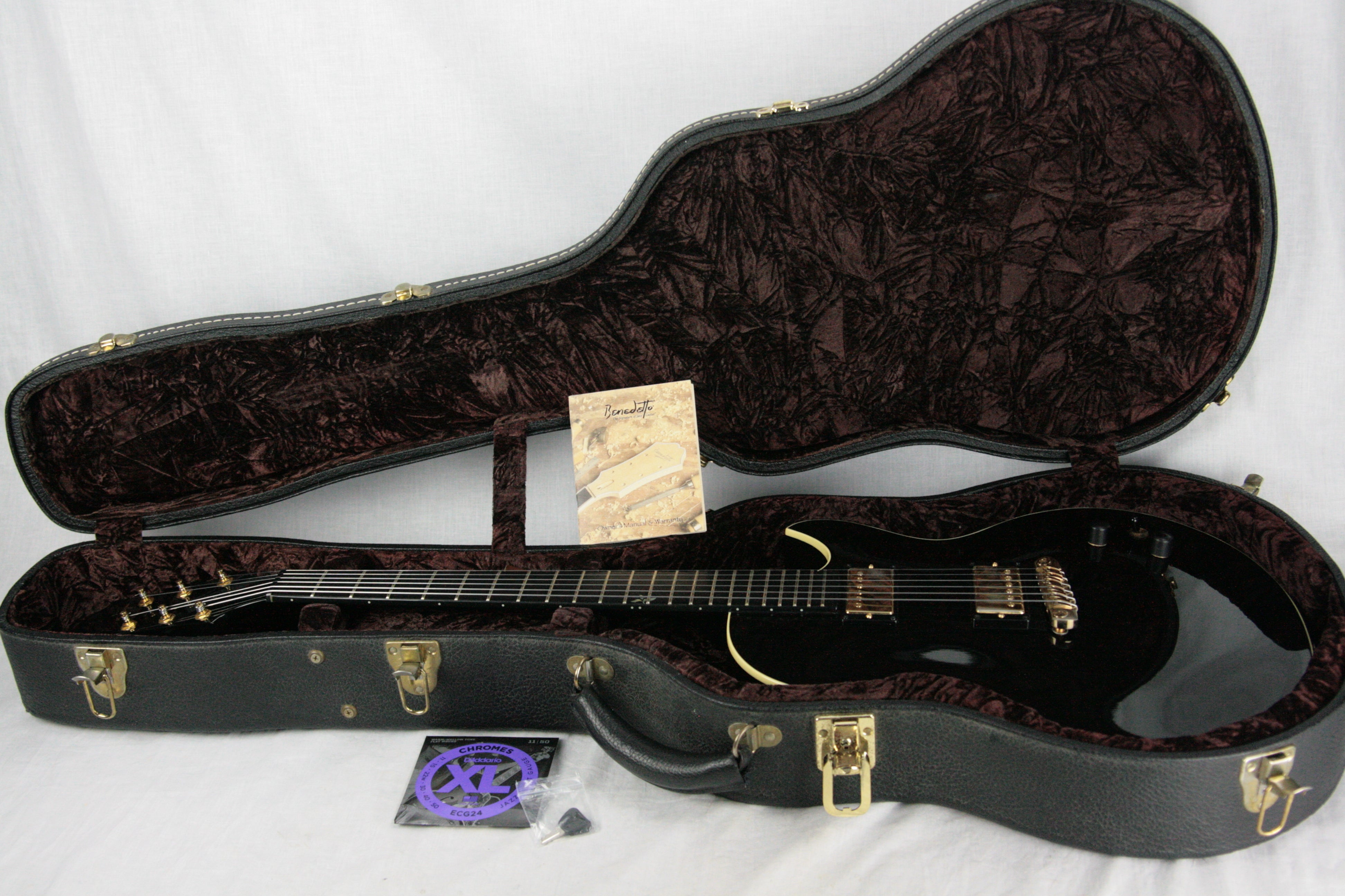 *SOLD*  2004 Benedetto Benny Espresso Black #094 w/ OHSC! Jazz Archtop Hybrid Guitar Carved Spruce/Mahogany