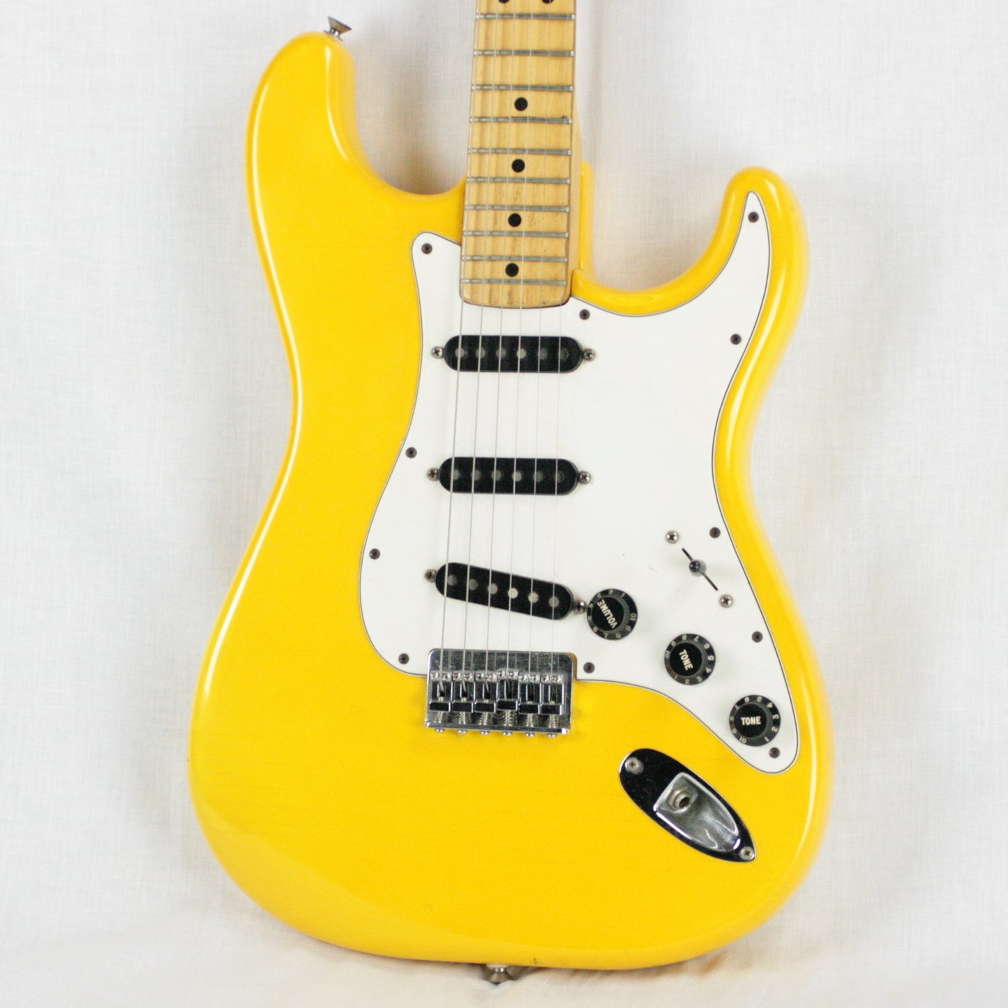 1981 Fender MONACO YELLOW Stratocaster International Color Series Strat 1979 1970's Hardtail