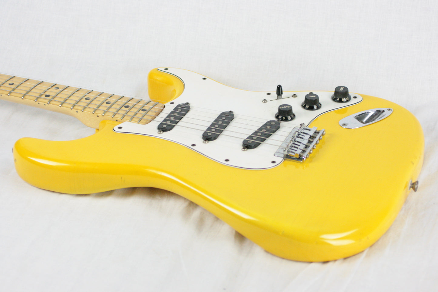 1981 Fender MONACO YELLOW Stratocaster International Color Series Strat 1979 1970's Hardtail