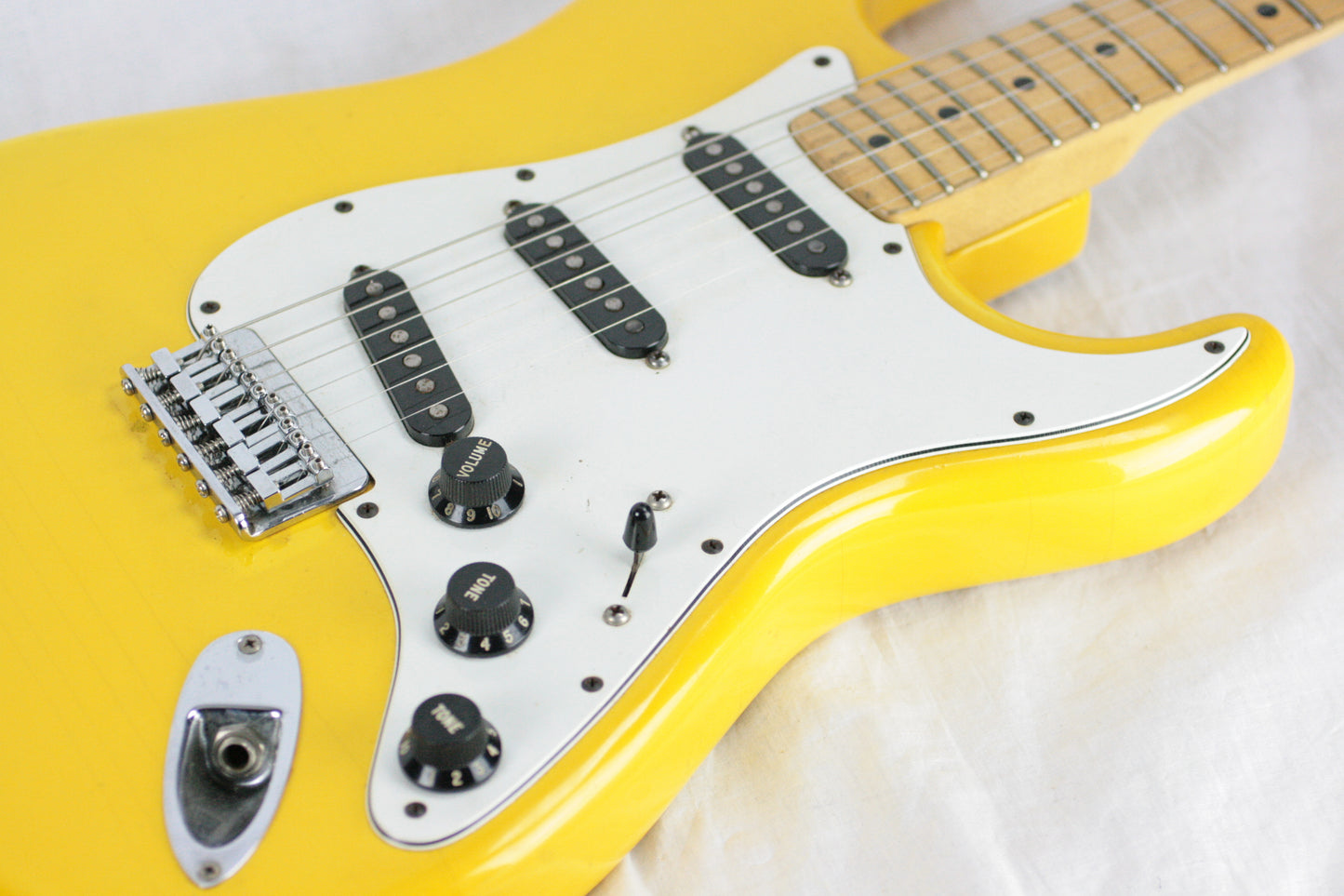 1981 Fender MONACO YELLOW Stratocaster International Color Series Strat 1979 1970's Hardtail