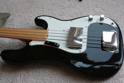 1974 Fender Precision Bass BLACK w/ Original Case! Fretless Maple Fretboard 1970's P jazz vintage