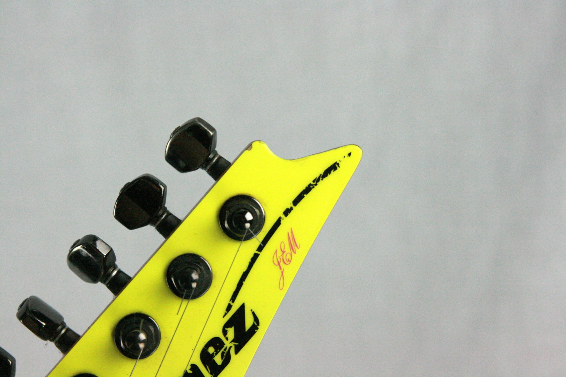 1990 Ibanez JEM 777 DY! Desert Sun Yellow w/ OHSC! JEM777DY 1990 Ibanez JEM 777 DY! Desert Sun Yellow w/ OHSC! JEM777DY