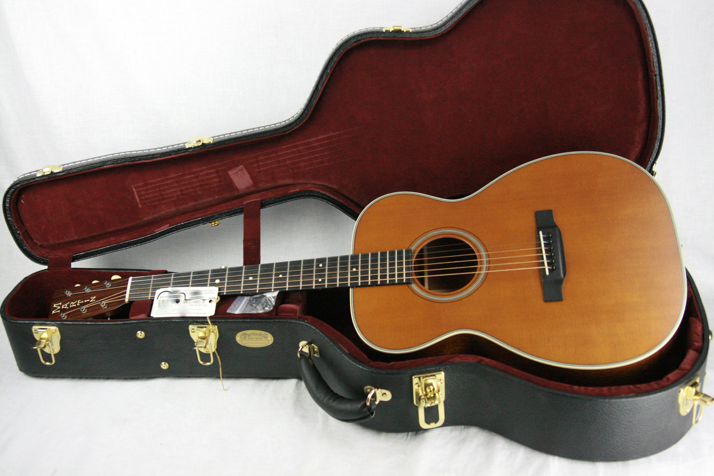 2016 Martin Custom Shop 00-18 Ditson Finish Sitka Top & Sipo Back/Sides! 14-Fret, K&K Pickup