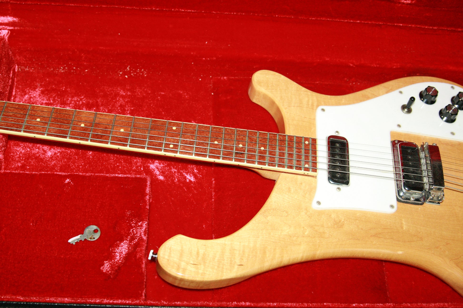 1973 Rickenbacker 480 Natural Vintage Guitar! FLAMED Body 1973 Rickenbacker 480 Natural Vintage Guitar! FLAMED Body