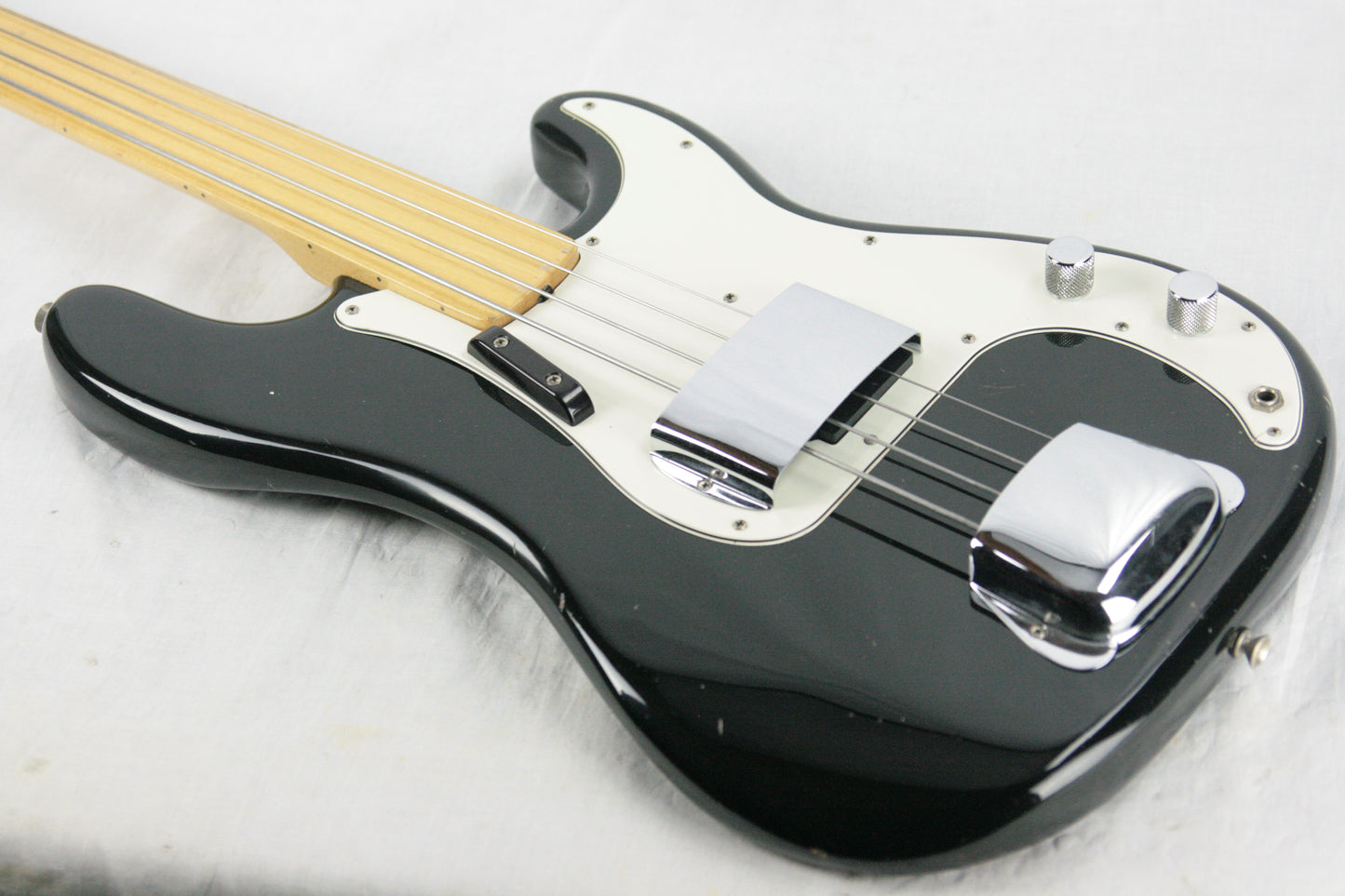 1974 Fender Precision Bass BLACK w/ Original Case! Fretless Maple Fretboard 1970's P jazz vintage