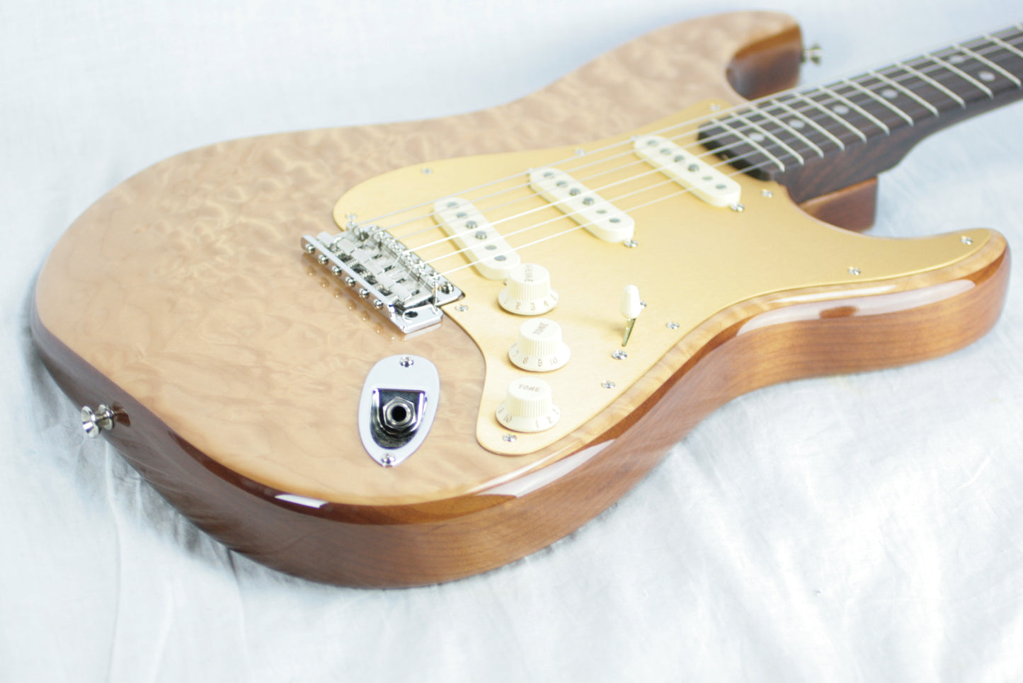 2019 Fender USA Rarities Quilt Maple Top American Original '60s Stratocaster Natural Rosewood Neck Strat