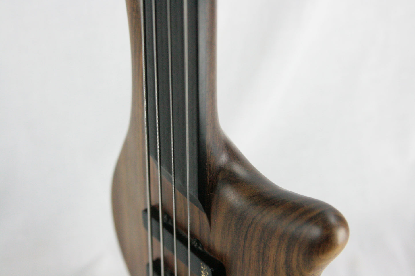 1998 Warwick Dolphin Pro I Fretless Bass! German Neck-Thru 1 streamer corvette thumb masterbuilt