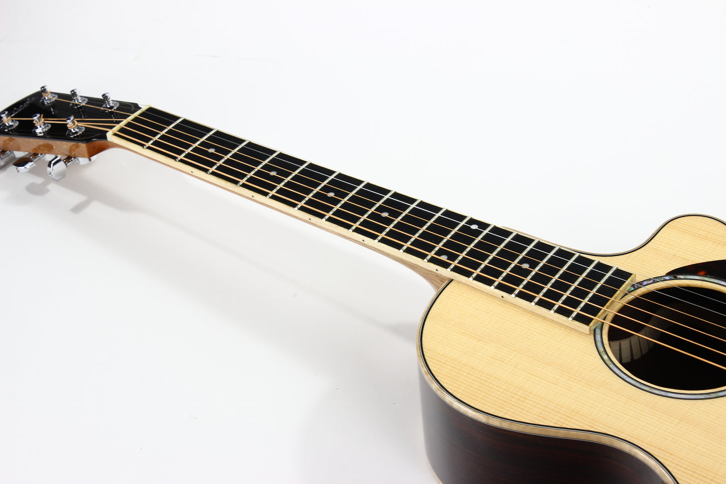 2014 Larrivee USA PV-09 Parlor Small Body Venetian Cutaway Acoustic Guitar -- Sitka Spruce, East Indian Rosewood!