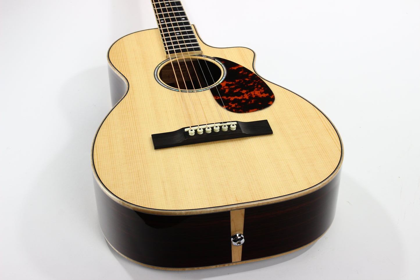 2014 Larrivee USA PV-09 Parlor Small Body Venetian Cutaway Acoustic Guitar -- Sitka Spruce, East Indian Rosewood!