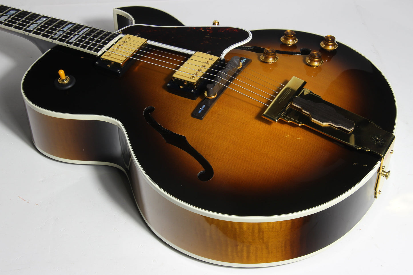 MINT 1994 Gibson MASTER MODEL L-4 CES Sunburst - Custom Shop Historic, ES-175 L4 CES L5