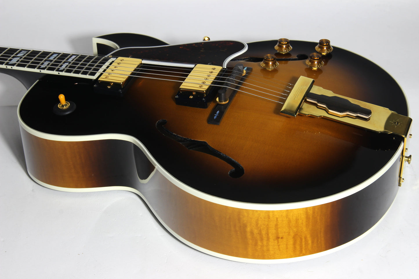 MINT 1994 Gibson MASTER MODEL L-4 CES Sunburst - Custom Shop Historic, ES-175 L4 CES L5